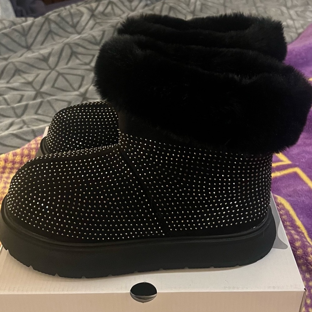 Elegant Black Studded Women's Boots